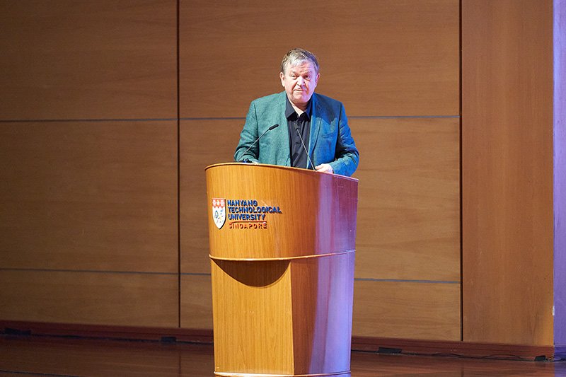 20220304 EO 2022 Singapore Photonics Workshop 0117qhjpg_800.jpg